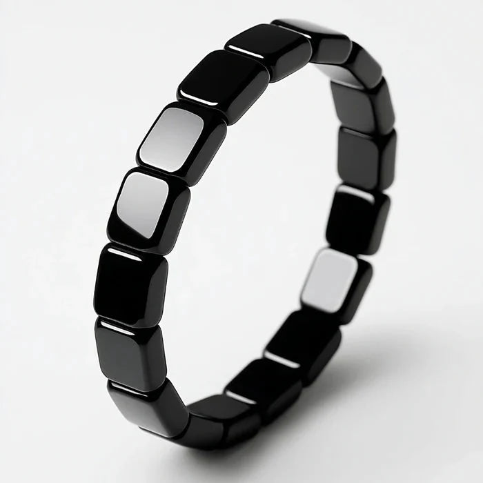 Detalhe da pulseira de hematita
